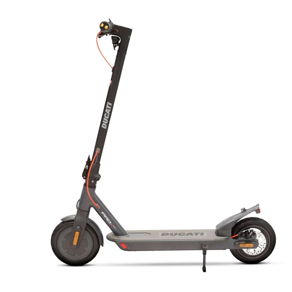 Image de la Securite optimale avec le DUCATI Pro 1 EVO safe ride. Moteur 300W, caracteristiques de securite avancees. Conduite sûre et fiable.