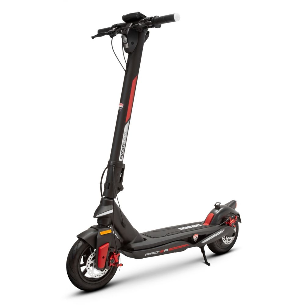 Image de la DUCATI Pro IIIR WTS 500W : Puissance et style Ducati. Scooter electrique Ducati avec une puissance de 500W pour une conduite sportive et elegante.