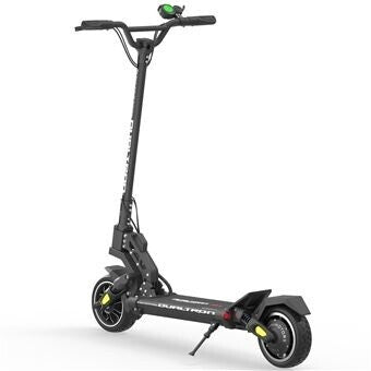 Image de la Trottinette éléctrique MINIMOTORS Dualtron Mini 52V 21Ah : Idéale pour les long trajets grâce à sa batterie de 21Ah. Parcourez une distance jusqu'à 65km. La MINIMOTORS Dualtron Mini 52V 21Ah offre une plus grande capacité que le modèle 13Ah, pour limiter le nombre de recharge et avoir une batterie qui tient plus longtemps.
