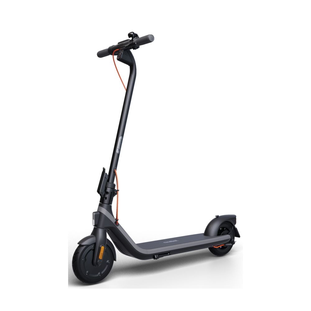 Image de la NINEBOT E2 Plus E powered by Segway : Ingenierie avancee, conduite intuitive. Scooter electrique Segway, performances fiables et qualite de renommee mondiale.