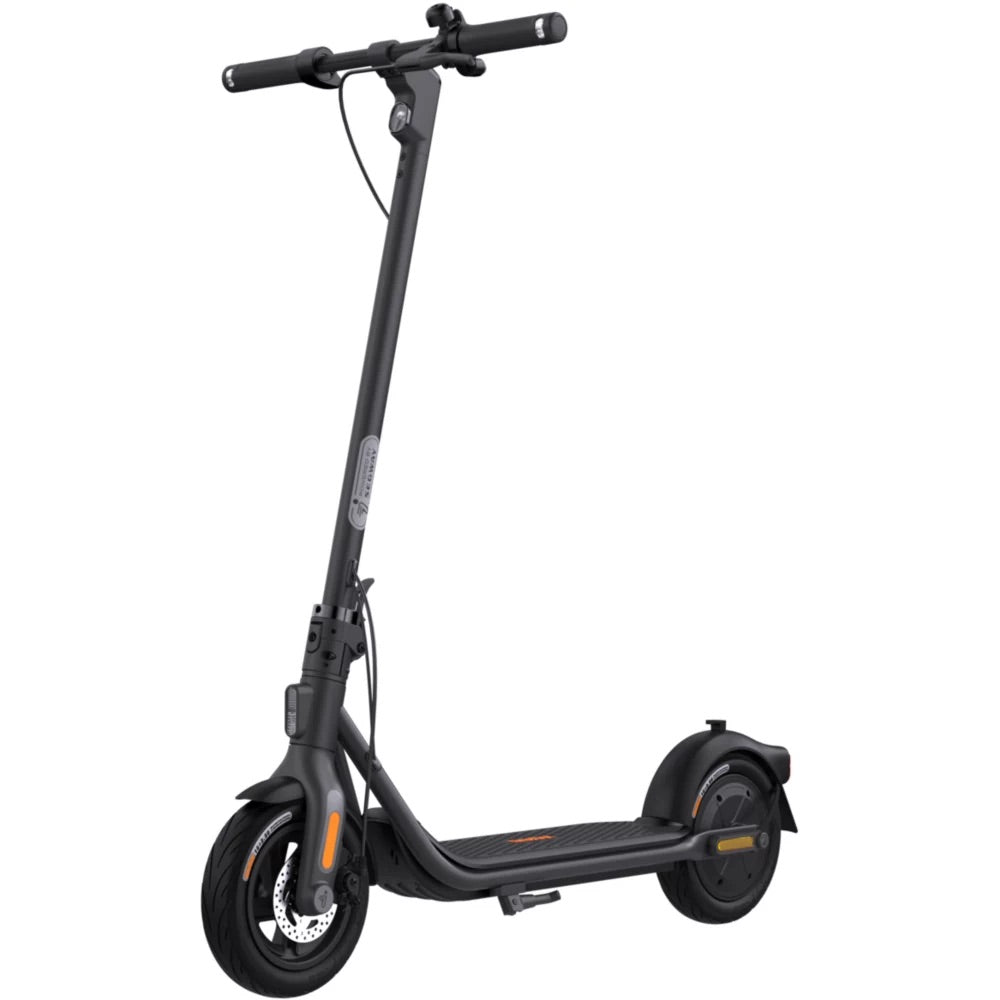 Image de la NINEBOT F2 E powered by Segway : Premier pas vers la mobilite electrique. Scooter fiable et compact pour des deplacements urbains pratiques.