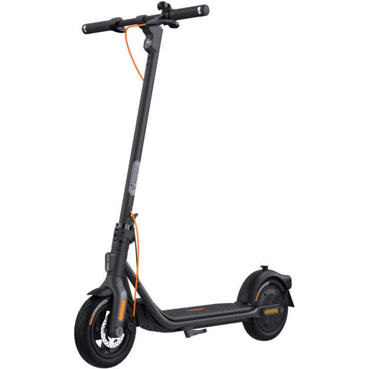 Image de la NINEBOT F2 Plus E powered by Segway : Style et performances superieures. Scooter electrique moderne, ideal pour une conduite dynamique en ville.