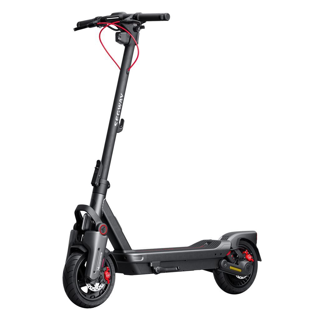 Image de la Trottinette électrique NINEBOT Max G3 E powered by Segway : Dotée d’un puissant moteur de 2000 W, la MAX G3 combine performance et polyvalence, offrant une solution idéale pour les trajets urbains et les escapades en pleine nature. Sa capacité à gravir aisément les pentes les plus abruptes et sa suspension hydraulique intégrale en fait un choix incontournable pour les aventuriers du quotidien.