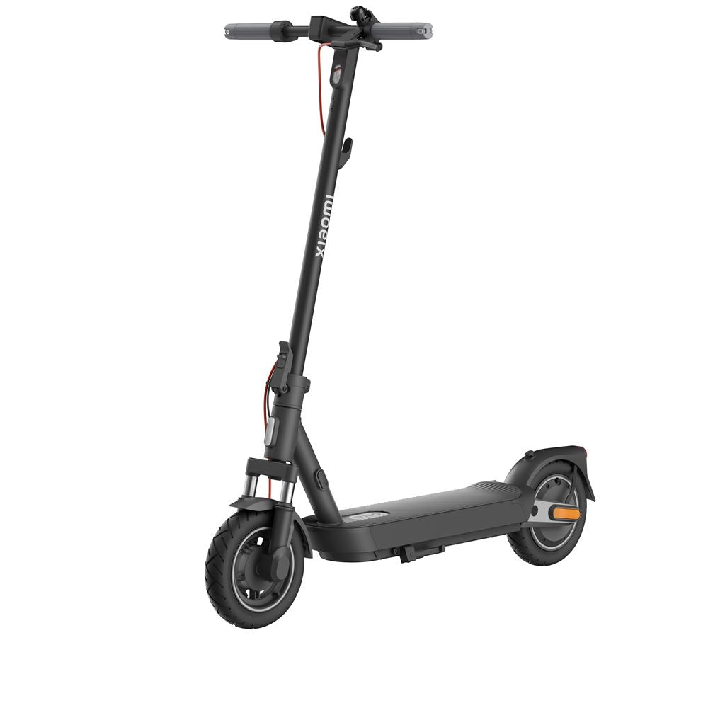 Image de la Trottinette électrique XIAOMI Scooter 5 Pro : Dotée d'une puissance maximale de 1000W, elle permet de gravir des pentes jusqu'à 22%, assurant ainsi une performance optimale même sur des terrains inclinés.
