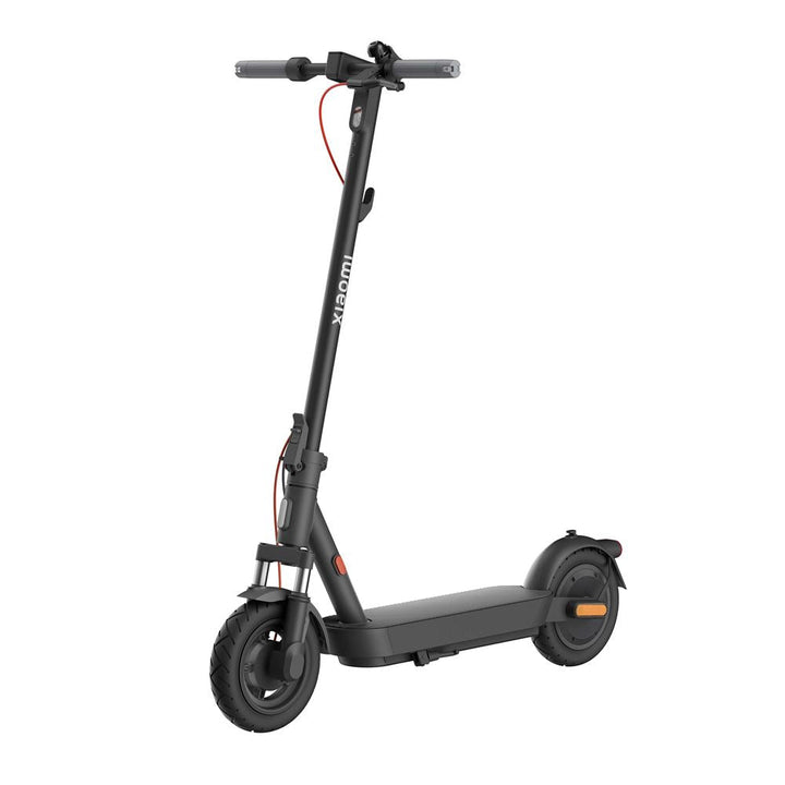 Image de la Trottinette électrique Xiaomi Scooter 5 : Le combot parfait entre hight tech, autonomie et accessibilité. Montez jusqu'à 700W en montées.